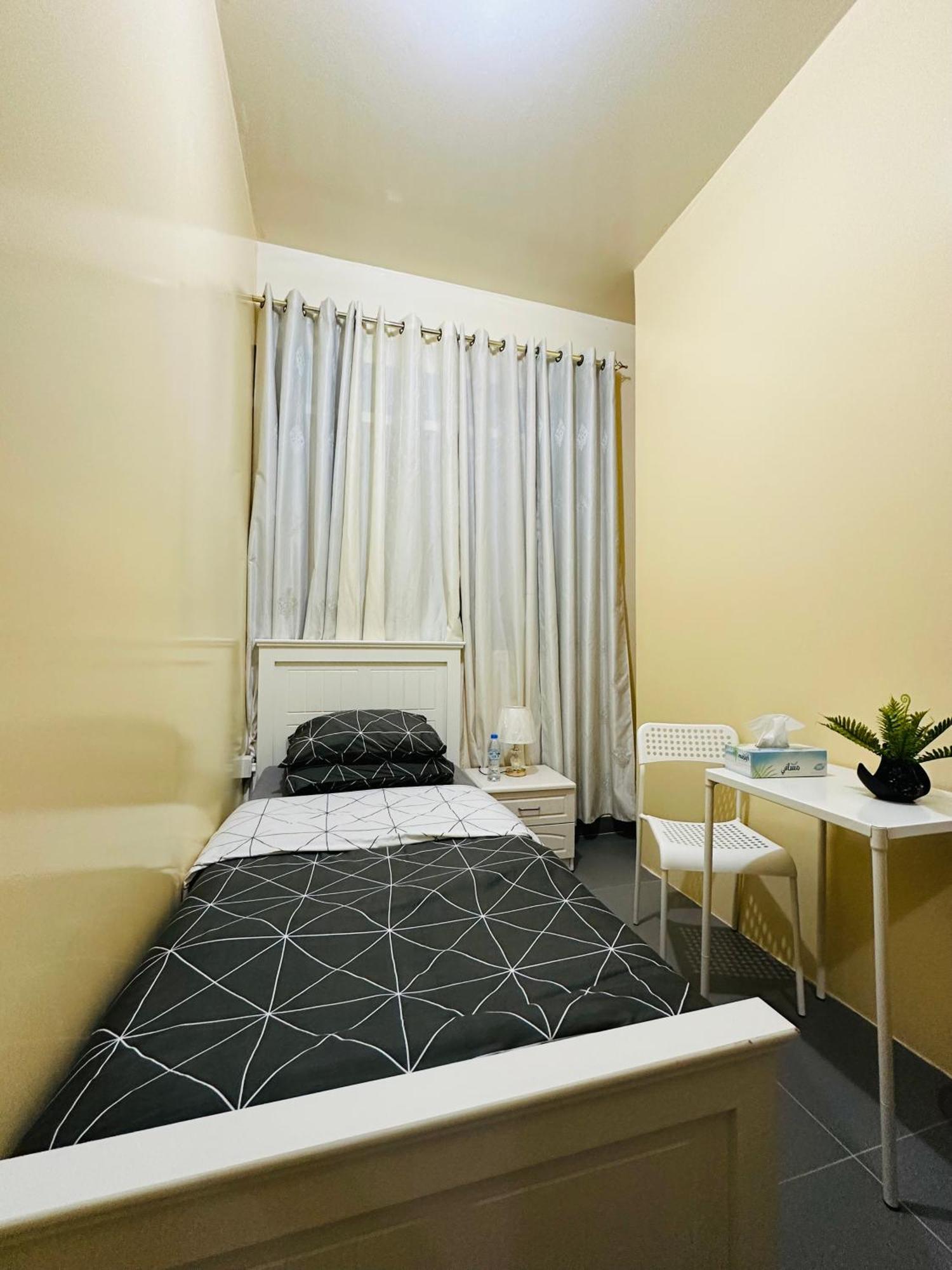 Sunrise Inn By Dsv Property Abu Dzabi Kültér fotó